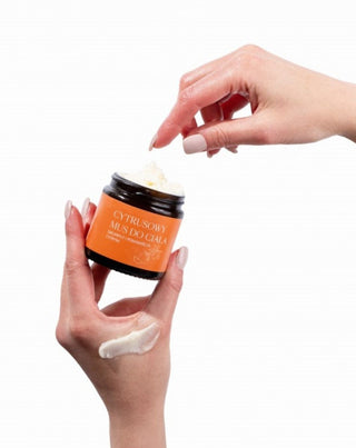 Hydraterende en regenererende bodymousse met citrus voor een intens gedehydrateerde huid Mglife - 2
