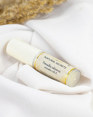 Natuurlijke geheimen voedende lippenstift met sheaboter om gebarsten lippen te regenereren - 2