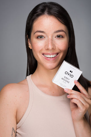 Lentilles mensuelles gris cendré à correction zéro Grey Moons No. 1 Ovio - 2