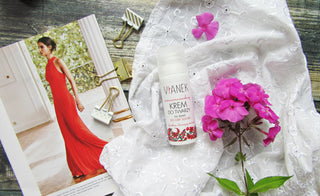 Crème de jour anti-rides pour le visage pour peaux sèches au trèfle rouge Vianek - 2