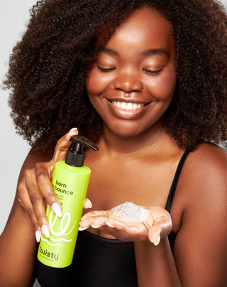 Shampooing hydratant Twisty pour cheveux bouclés à l'urée et à l'acide lactique - 4