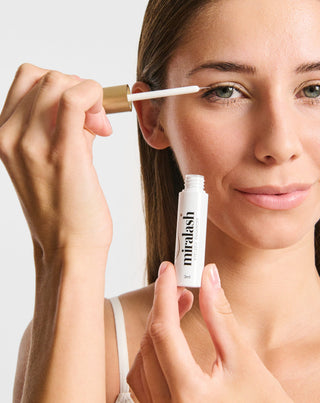 Wimperserum dat de wimpers verlengt, verdikt en donkerder maakt binnen 28 dagen Miralash_2 - 2