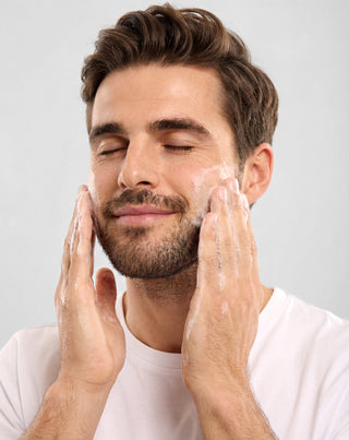 Baardshampoo met panthenol en niacinamide om de baard te reinigen en verzorgen Monolit - 3