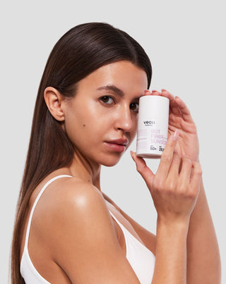 Crème anti-photovieillissement légère Mais d'abord, une crème solaire SPF 50+ Veoli Botanica - 3