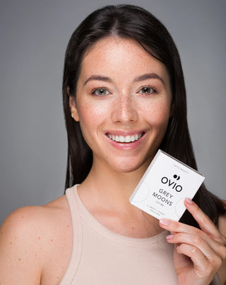 Lentilles mensuelles gris cendré à correction zéro Grey Moons No. 1 Ovio - 2