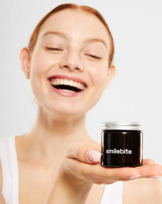 Poudre de blanchiment des dents au charbon de noix de coco Smilebite - 3