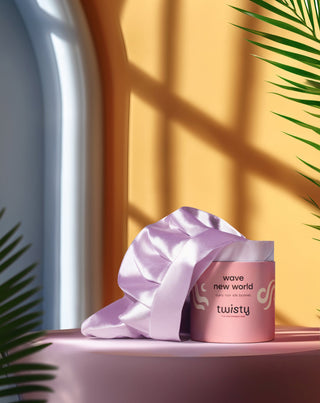 Bonnet de nuit en soie rose torsadé pour cheveux bouclés et ondulés - 4