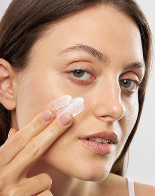 Orphica Timeless Day Cream SPF 20 avec un triple effet anti-rides - 2