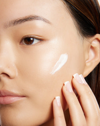 Crème de jour légère pour le visage à la spiruline et aux huiles naturelles pour tous types de peau Uddo - 2