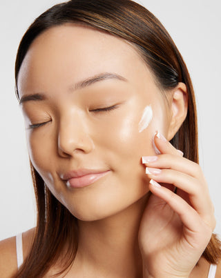 Crème de nuit hydratante pour le visage au beurre de cacao, à l'huile de Tsubaki et à l'aloe uddo - 2